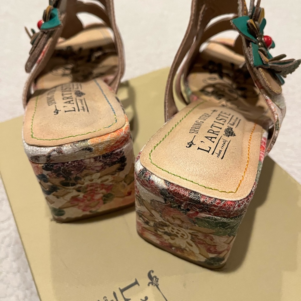 ladies L’Artiste Spring Step leather sandals, multi-color Size 7, worn once - Picture 3 of 4